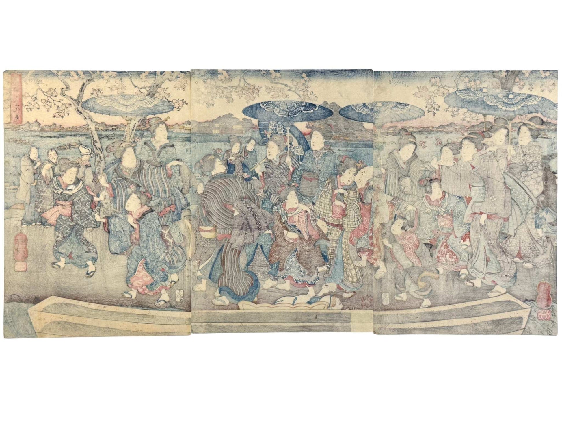 Estampe Japonaise triptyque de Kuniyoshi représentant des femmes en kimono contemplant les cerisiers en fleurs au bord de la rivière Sumida devant le torii du sanctuaire Mimeguri, le verso