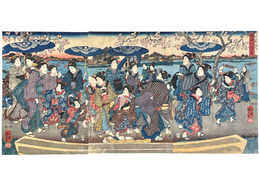 Estampe Japonaise triptyque de Kuniyoshi représentant des femmes en kimono contemplant les cerisiers en fleurs au bord de la rivière Sumida devant le torii du sanctuaire Mimeguri