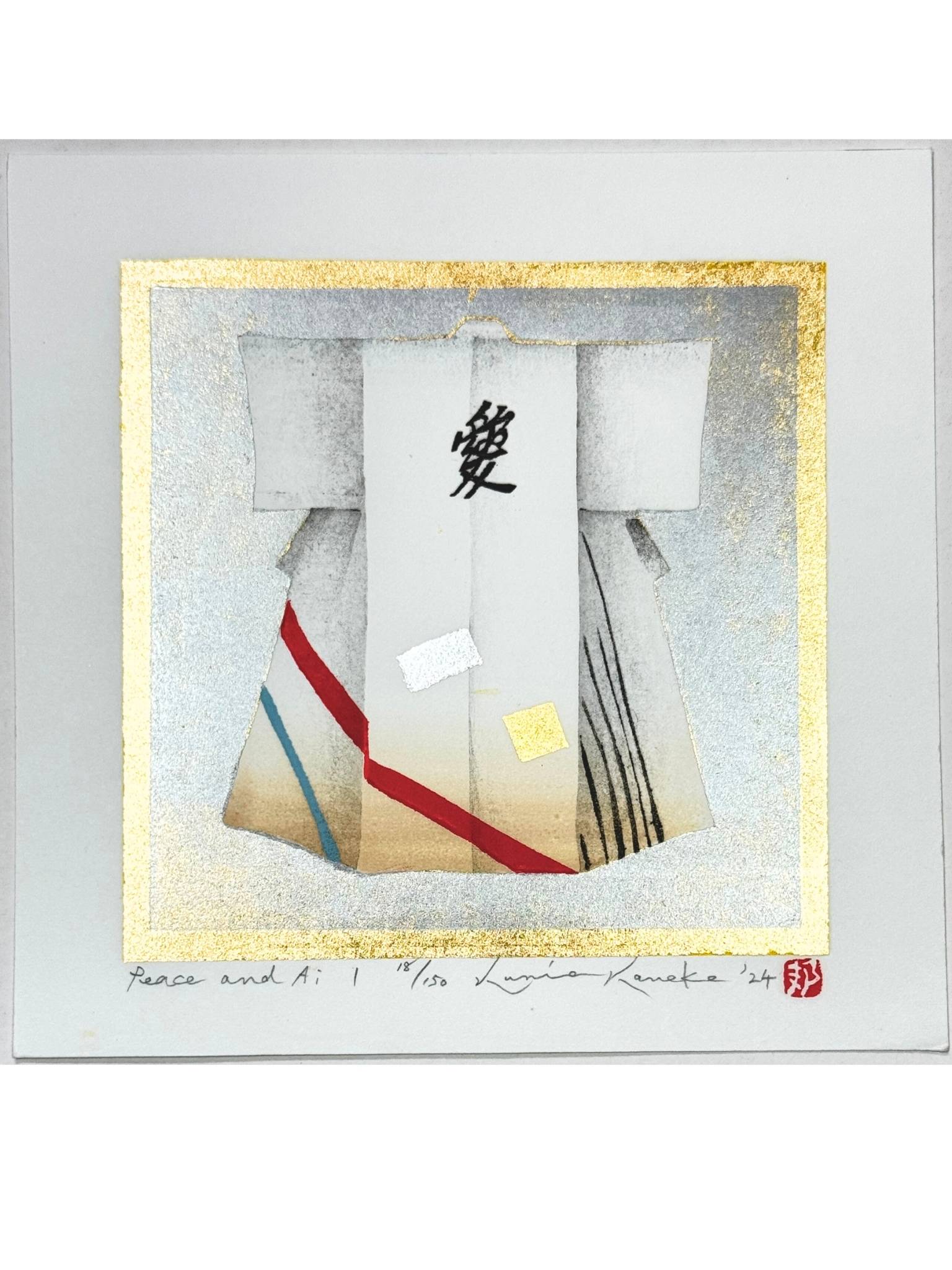 estampe japonaise de Kunio Kaneko, kimono blanc avec Kanji sur fond or et argent, en pleine lumière la brillance du fond