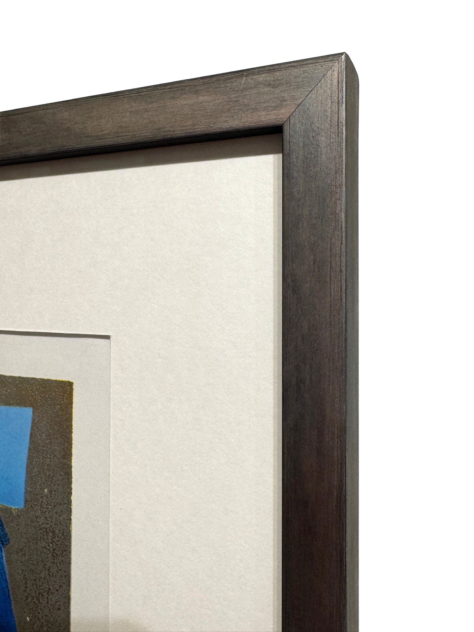 gros plan sur l'angle du cadre argent