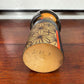 Kokeshi vintage Yuji Kawase au motif japonais asanoha, le dessous avec la date showa 61.8