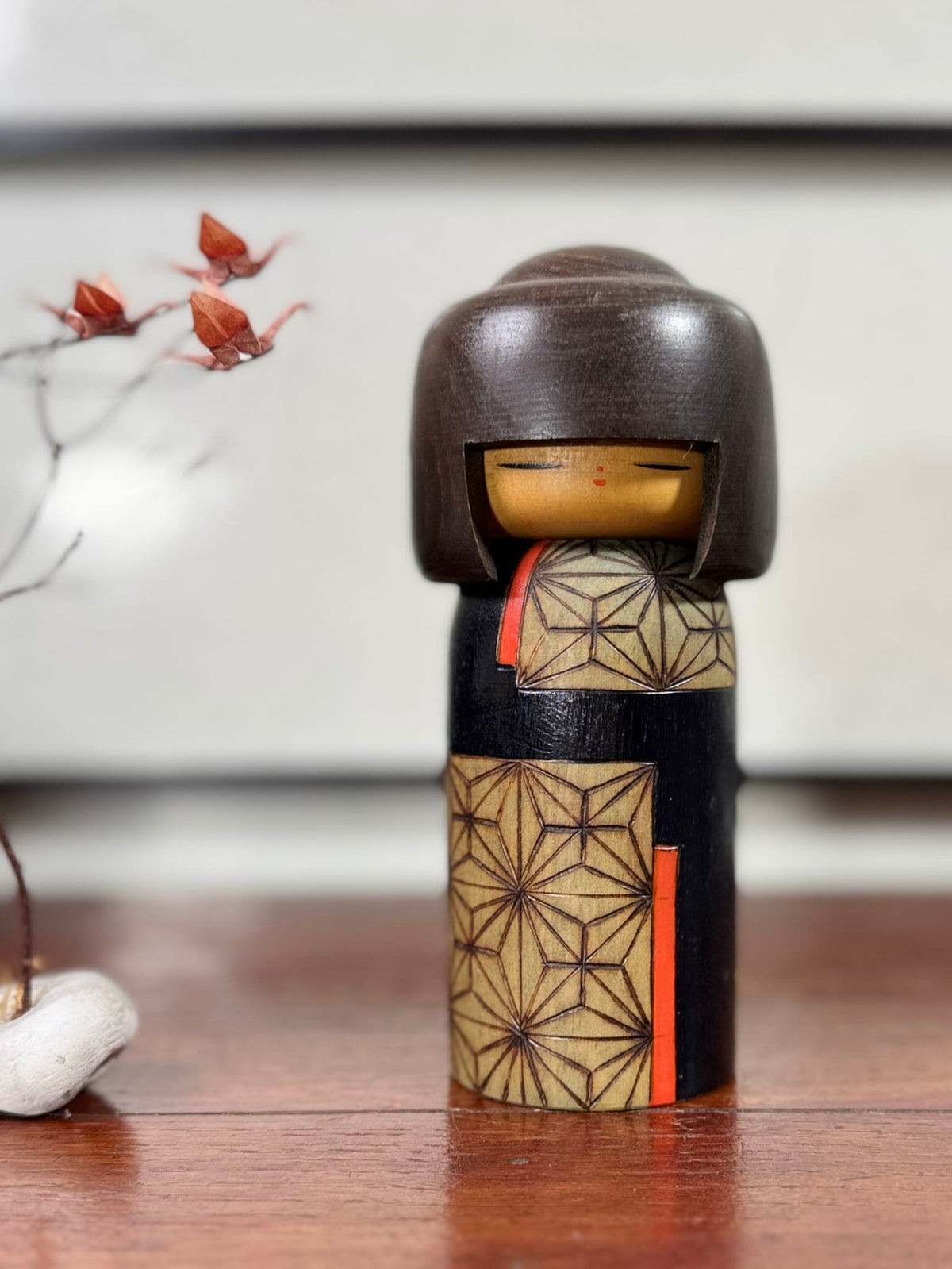 Kokeshi vintage Yuji Kawase au motif japonais asanoha