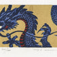 estampe japonaise dragon bleu sur fond or, gueule fermée