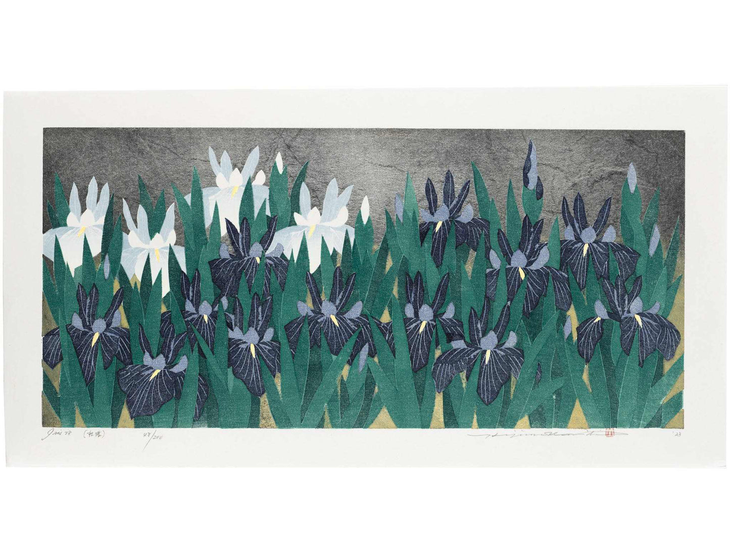 estampe japonaise de Namiki Hajime, jardin d'iris bleu et blanc sur fond argent et or