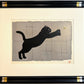 estampe japonaise encadrée chat noir chassant une abeille de Nishida cadre noir bague or fin et or blanc