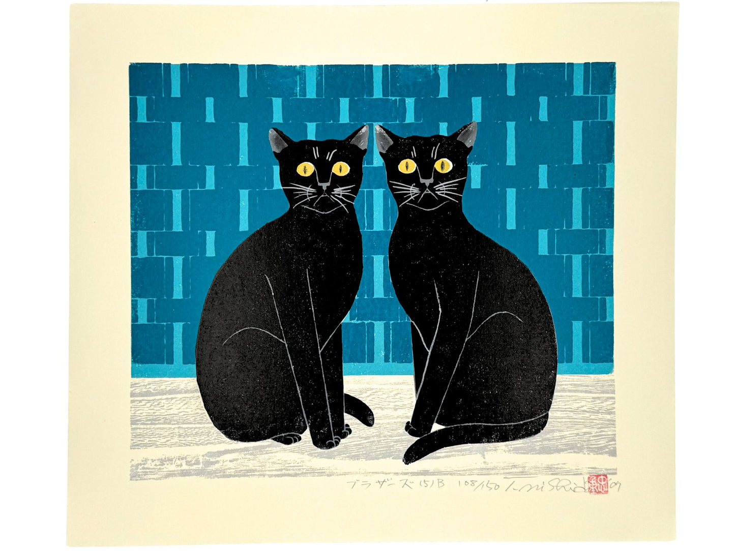 Estampe japonaise de Nishida représentant deux chats noirs sur fond bleu géométrique 
