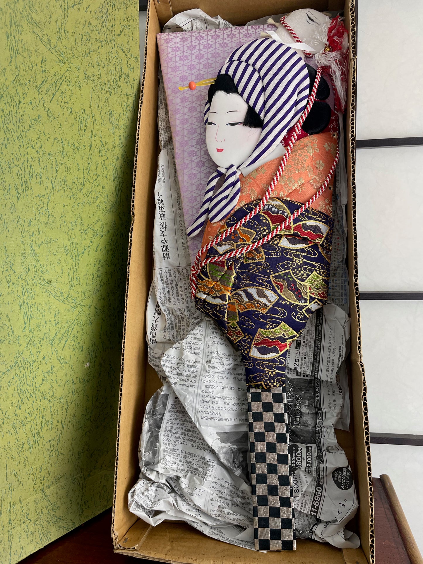hagoita, raquette japonaise décorative visage femme tissu, avec sa boite d'origine
