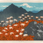Estampe japonaise contemporaine de Ojima Satoru représentant une forêt rouge et des montagnes grise en arrière-plan. 