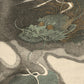 estampe japonaise dragon aux yeux doré dans un ciel gris nuageux, tete