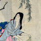 estampe japonaise type Kuchi-e de Otake Konishi, une femme lavant une etole à la rivière est interpelée par un samouraï, gros plan sur la femme