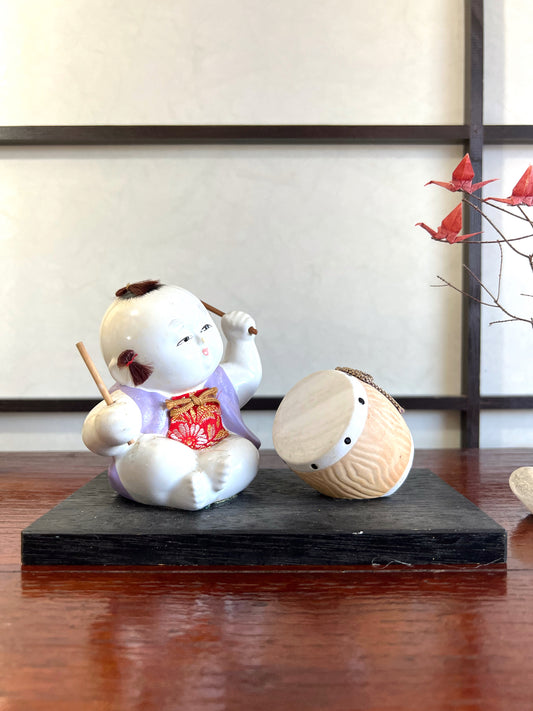 poupée japonaise gosho en céramique joueur de taiko