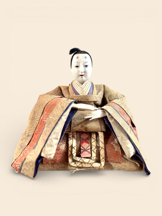 Poupée Japonaise ancienne, Seigneur en Costume de Cour  sous Vitrine