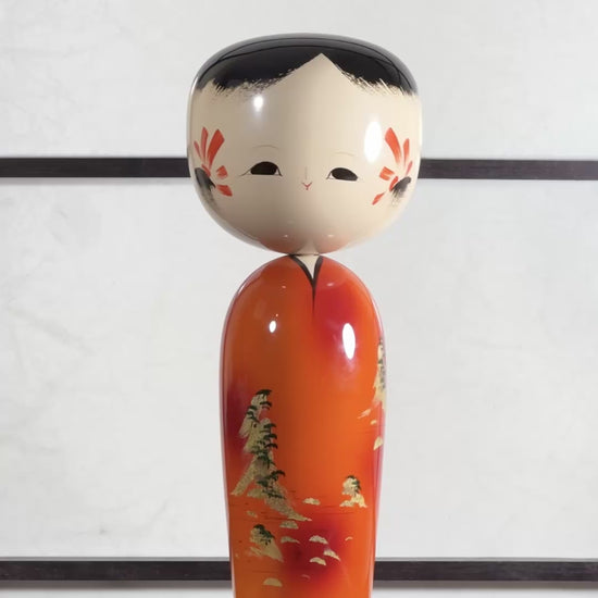 Kokeshi vintage laquée orange de Wajima à paysage japonais doré, la vidéo à 360 degrés