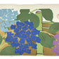 Estampe Japonaise de Kamisaka Sekka représentant des fleurs d'hortensias devant une clôture en bambou, sur un fond doré inspiré de l'école Rinpa