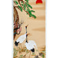 Sérigraphie japonaise de deux grues et deux tortues face au soleil levant. Grand pin et branche de cerisier. Soleil rouge levant derrière nuages.