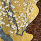Sérigraphie japonaise d'un paysage de printemps. Prunier blanc, fleurs blanches et tronc gris et vert.