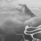 Sérigraphie Japonaise d'un Dragon et du Mont Fuji. Nuages épais blanc et gris