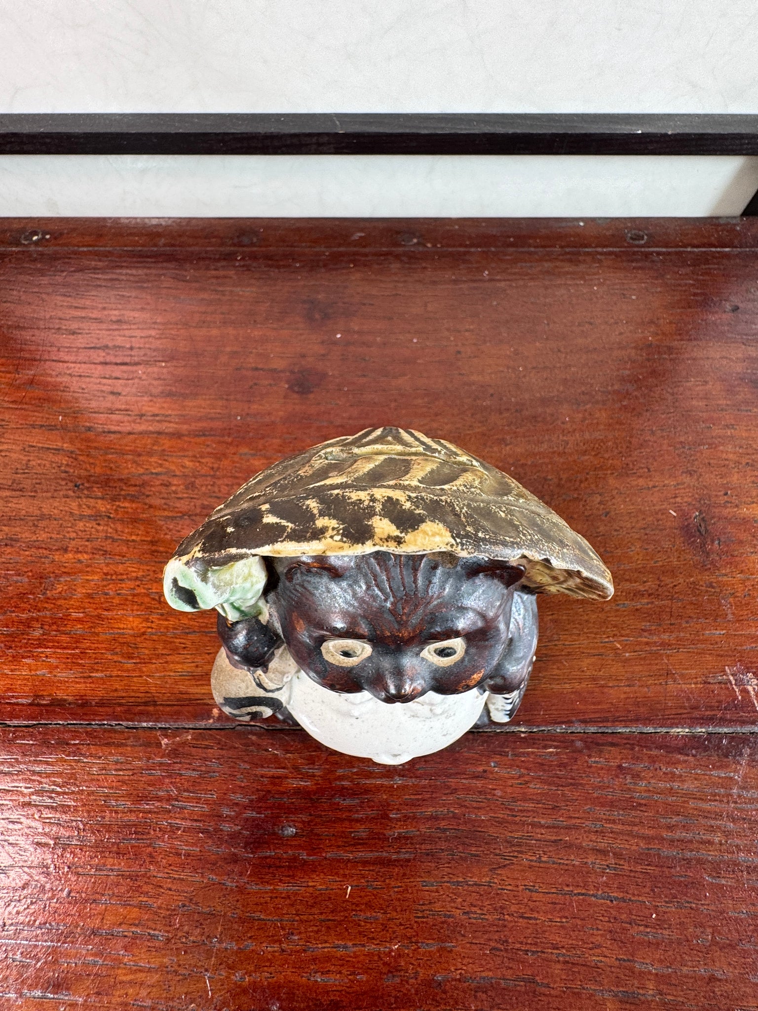 tanuki en céramique vu de dessus