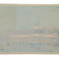 Estampe japonaise de tokuriki, neige au sanctuaire heian. bâtiment aux toits blancs de neige. Jardins enneigés et lac aux reflets bleus. Dos estampe.