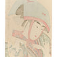 Estampe japonaise de Utamaro représentant la danseuse Suzume tenant un éventail décoré de chrysanthèmes, le verso de l'estampe