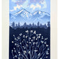 Estampe japonaise de Watabe Masaya, Magnolia blanc aux pieds des montagnes bleues et blanches. 