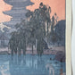 Pagode à Kyoto, coin inférieur droit, saule pleureur et son reflet dans l'eau, sceau et signature de l'artiste.