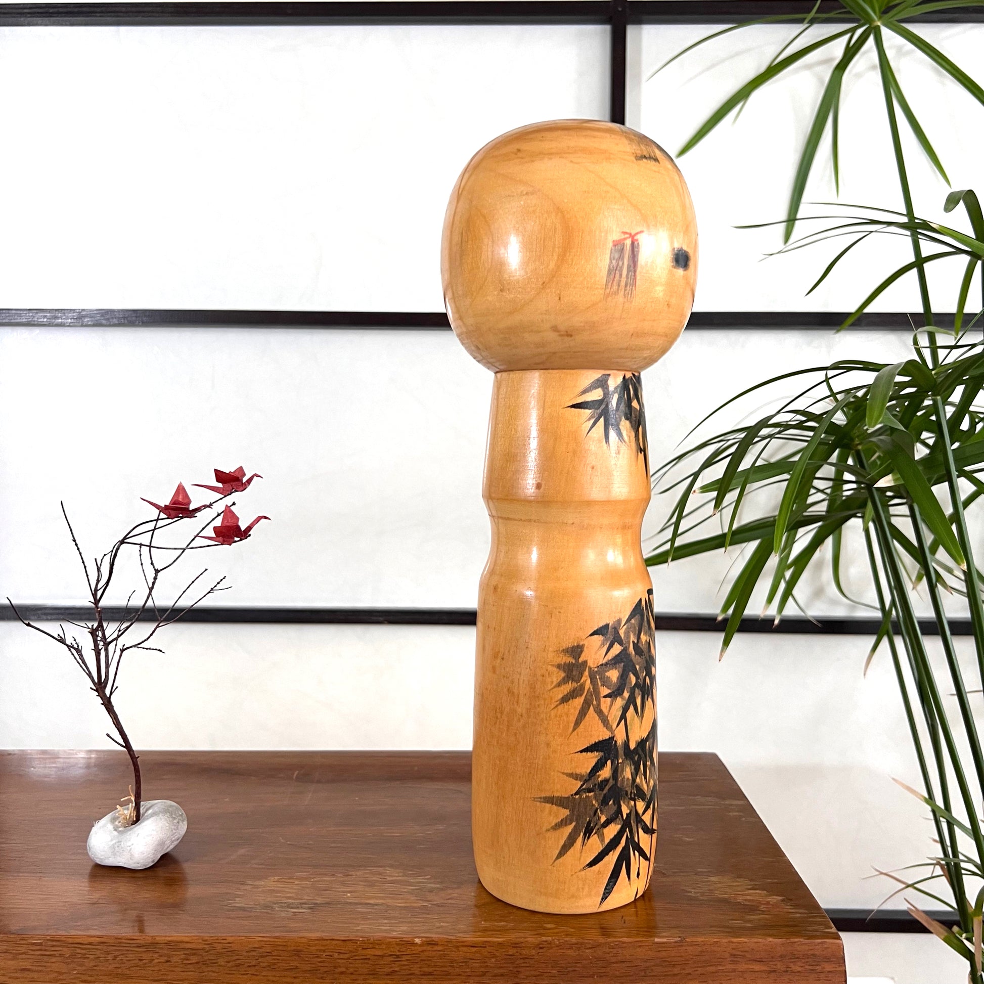 poupee japonaise kokeshi de aida seiho decor bambou profil