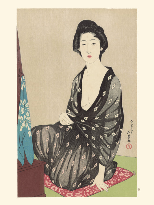 femme après le bain en yukata, kimono léger légèrement entrouvert sur sa poitrine