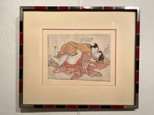 estampe japonaise érotique, un couple enlacé à moitié dénudé faisant l'amour