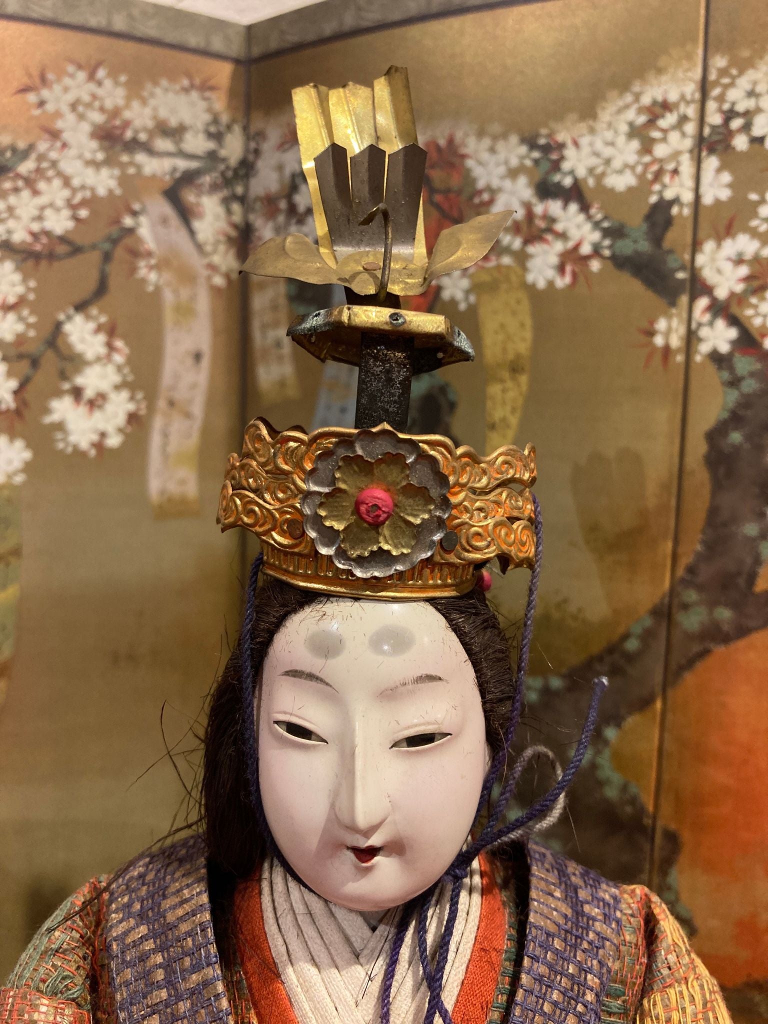 poupées japonaises pour la fête de Hina Matsuri (la fête des filles), représentant l'Empereur et l'Impératrice tete imperatrice