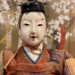 poupées japonaises pour la fête de Hina Matsuri (la fête des filles), représentant l'Empereur et l'Impératrice  tete empereur