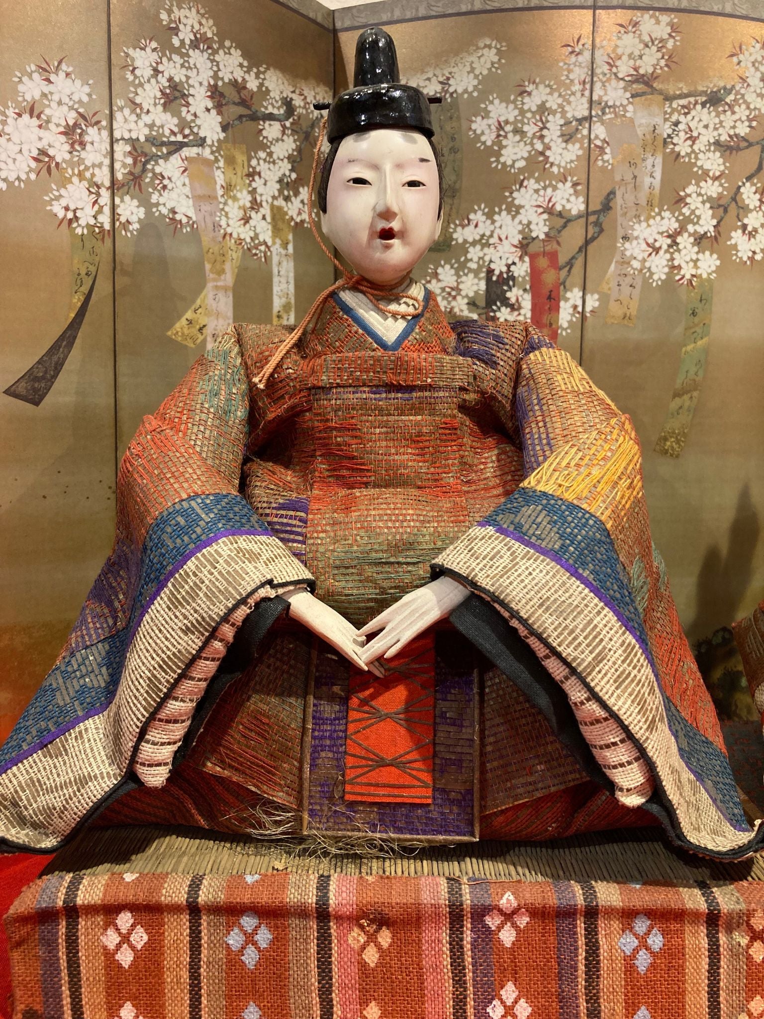 poupées japonaises pour la fête de Hina Matsuri (la fête des filles), représentant l'Empereur et l'Impératrice  empereur