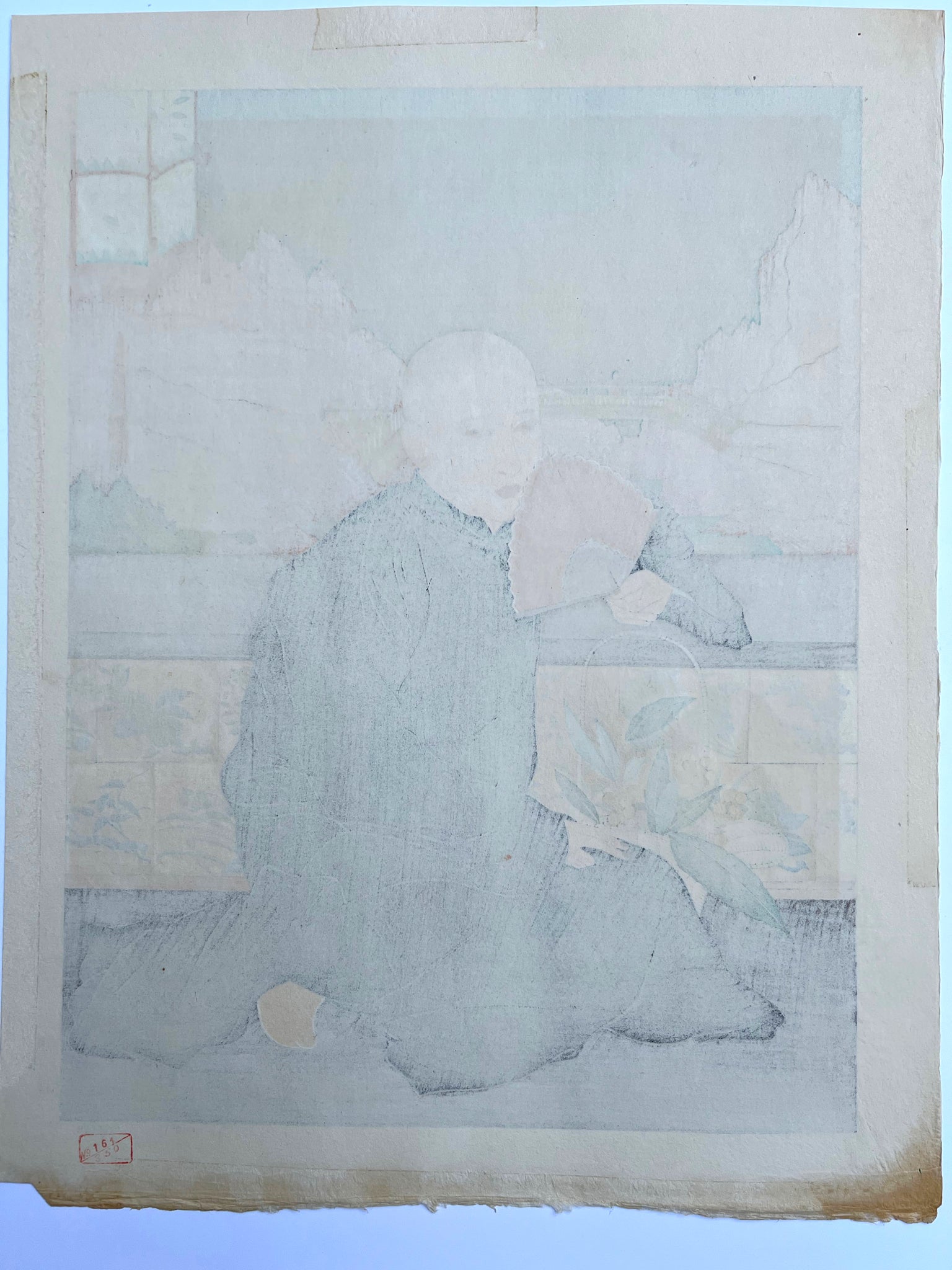 estampe japonaise homme en kimono noir assis , tenant un éventail, le dos de l'estampe