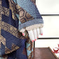 poupée japonaise Ichimatsu garçon, en kimono en soie bleu et beige, détail de la main gauche