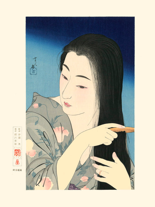 estampe japonaise portrait d'une femme coiffant ses longs cheveux noirs